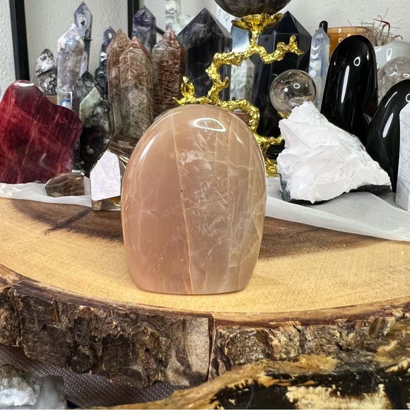 Peach moonstone freeform (2.3” tall) - Picture 3 of 4